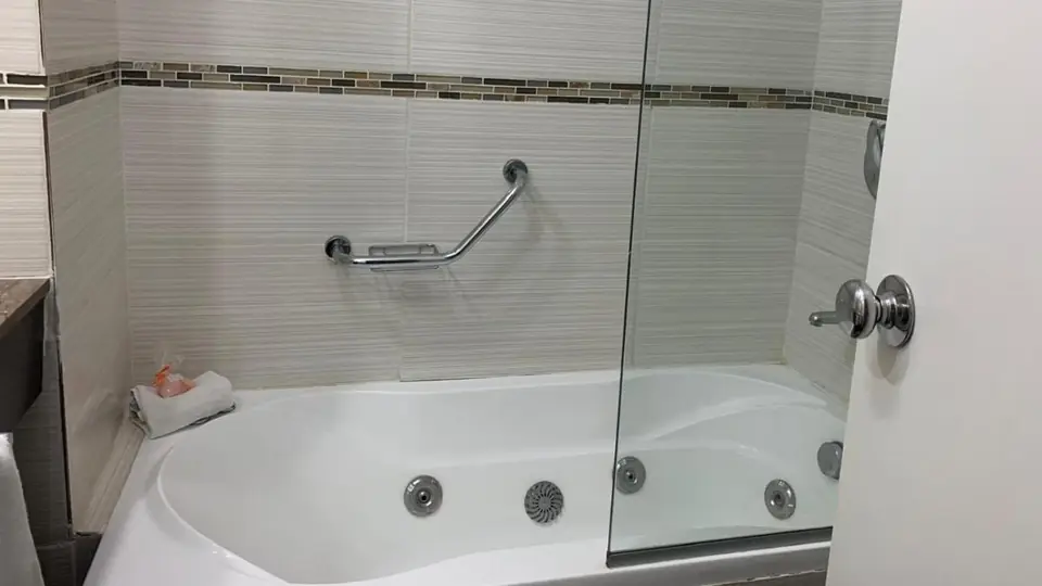 Двухместный номер с 1 кроватью и гидромассажной ванной отеля Hotel Shelton
